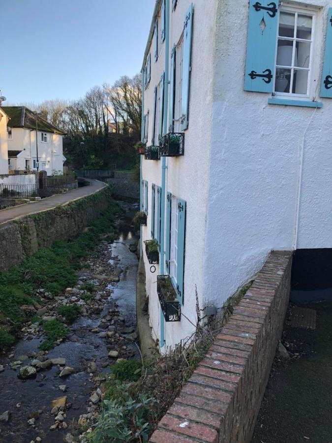 Light And Airy Central Lyme Regis Appartment With Parking Exterior photo