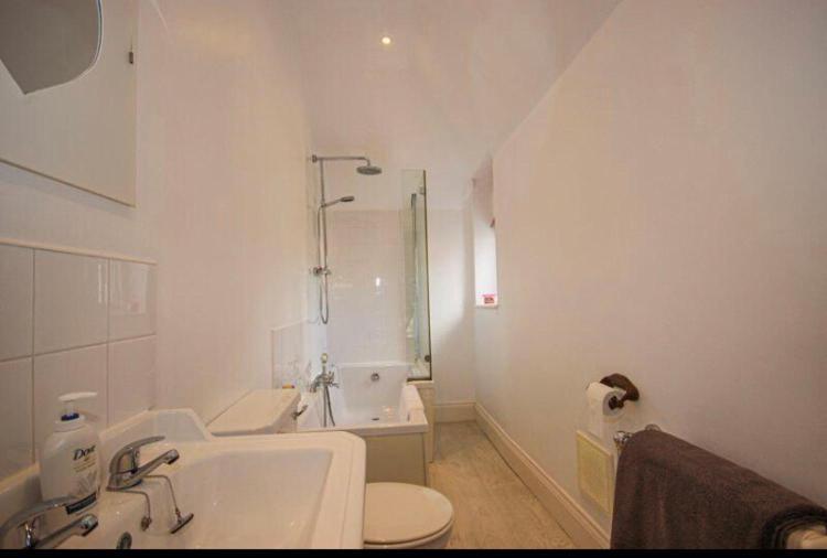 Light And Airy Central Lyme Regis Appartment With Parking Exterior photo